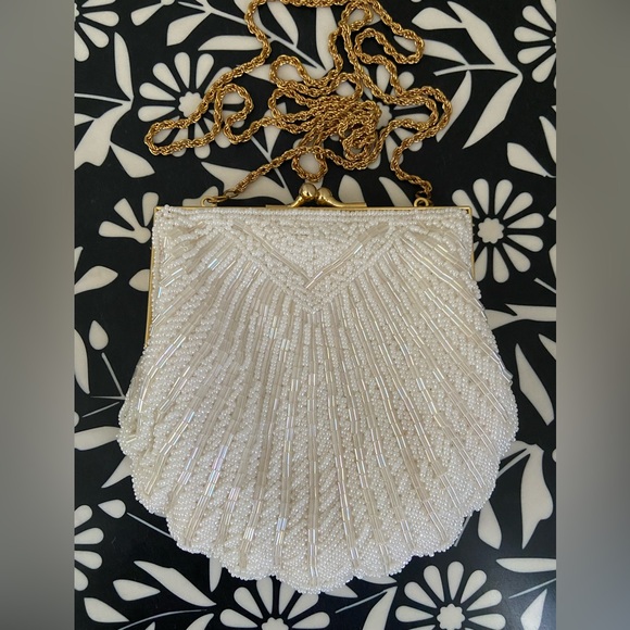 Handbags - VINTAGE White Beaded Shell Shaped Evening Bag